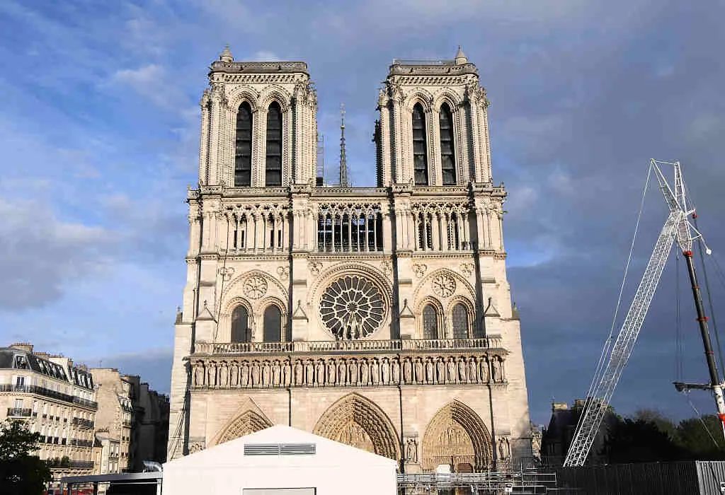 中法将联合修复巴黎圣母院，网友：东方神秘大国出手了