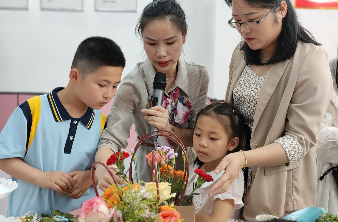 以爱之名，表白母亲！桃源县妇联举办亲子主题插花活动