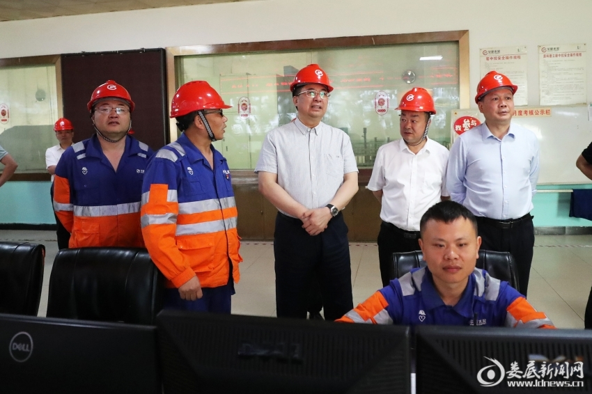 娄底市委书记到冷水江市现场督办，要求扎实补齐短板弱项