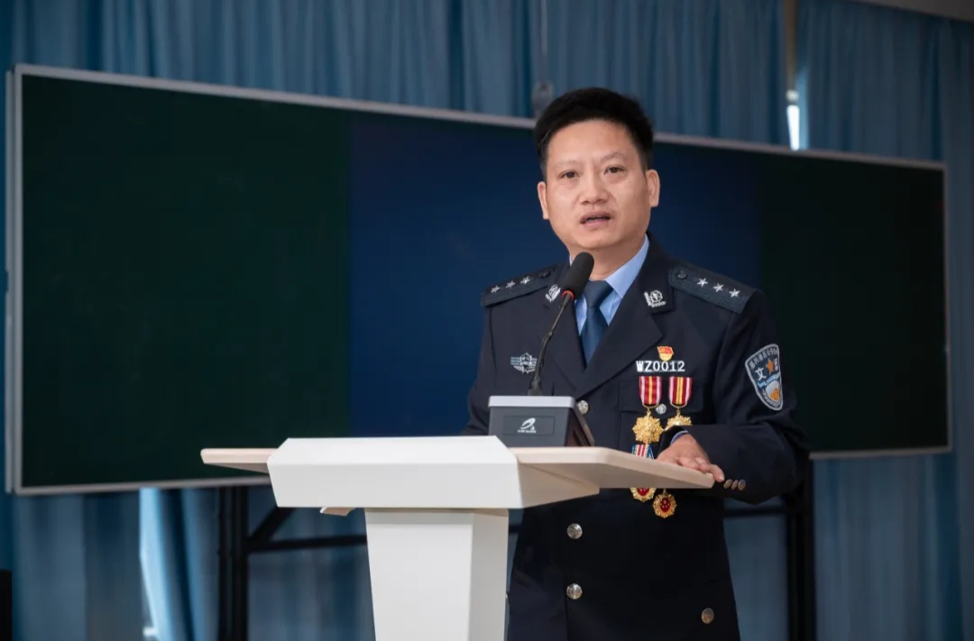 被网友誉为“最牛辅警”的他，有了新身份！