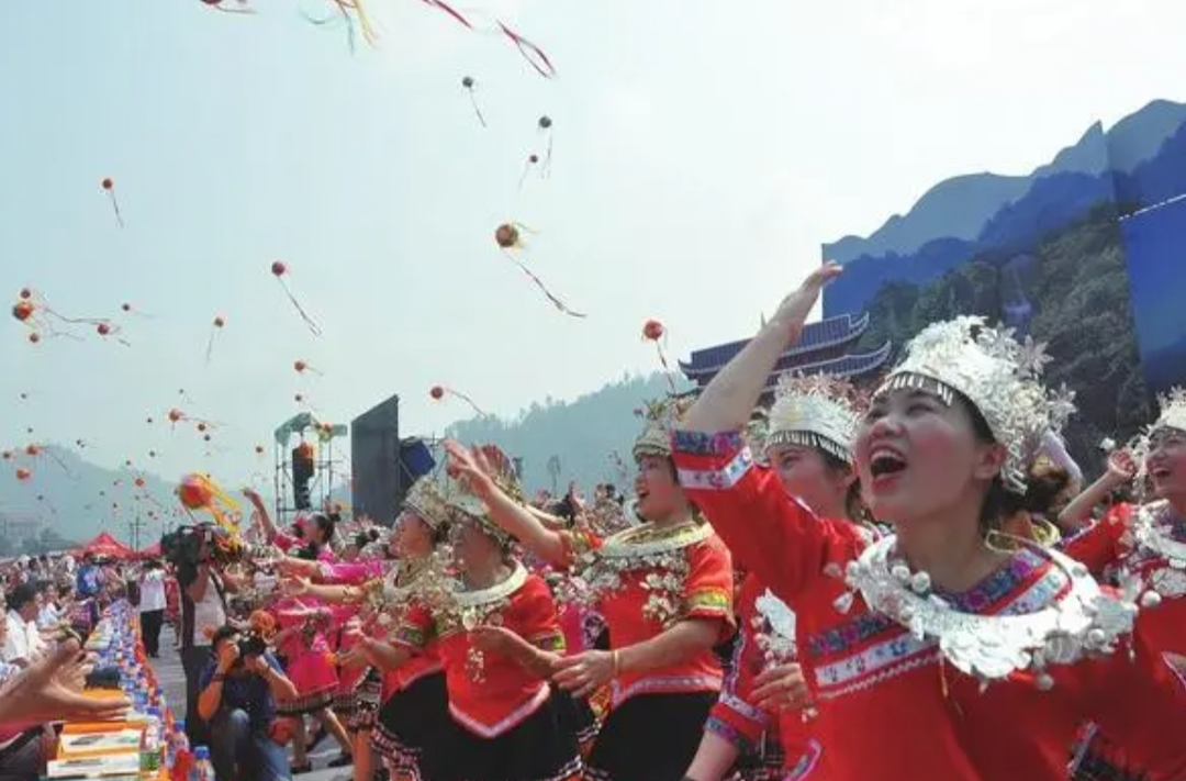 绥宁苗族“四月八”姑娘节开幕 | 湖南日报