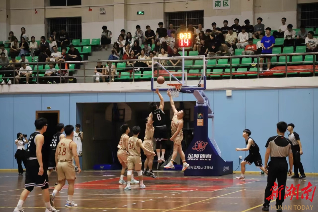 湖南科技学院第十二届篮球锦标赛精彩开赛