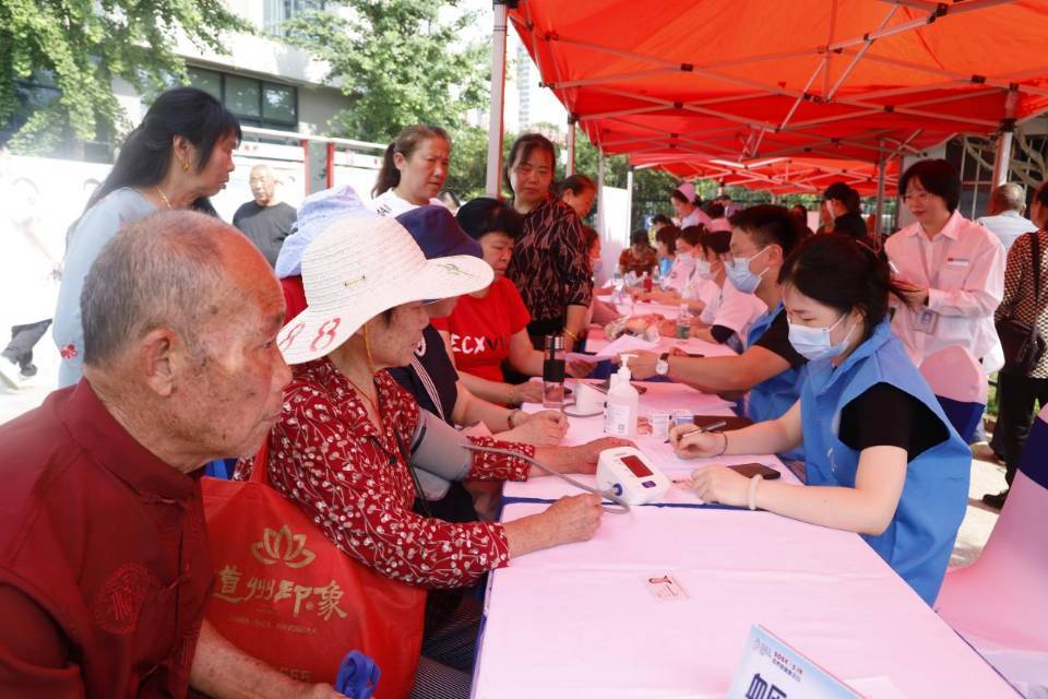 “家医”下沉，湘江新区210个家庭医生团队签约服务32万居民