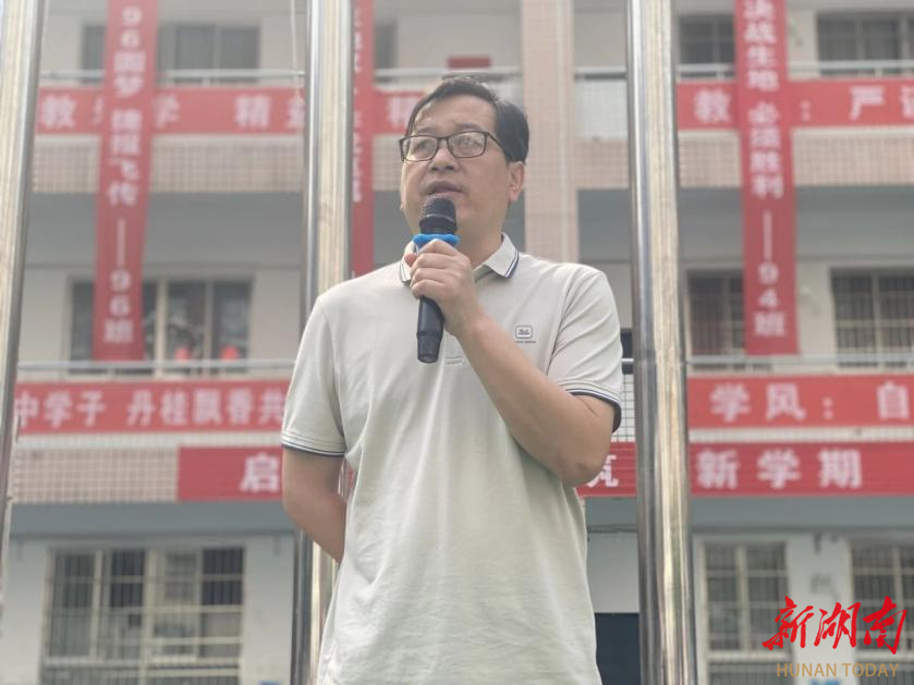 防震减灾,安全常在——株洲市芦淞区贺家土中学开展防震演练活动