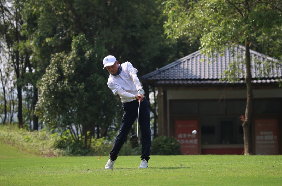 13支队伍齐聚常德 “中国体育彩票”2024省全民健身高尔夫业余公开赛挥杆