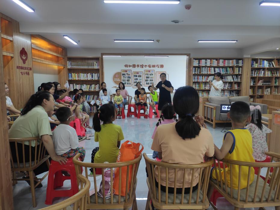 尚双塘社区开展寓教于乐的绘本故事会活动
