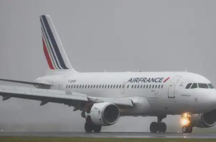 燃油附加费降至50/30元 6月5日执行