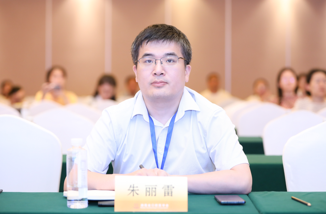 小口腔彰显大情怀——记长沙市口腔医院牙周黏膜科主任朱丽雷