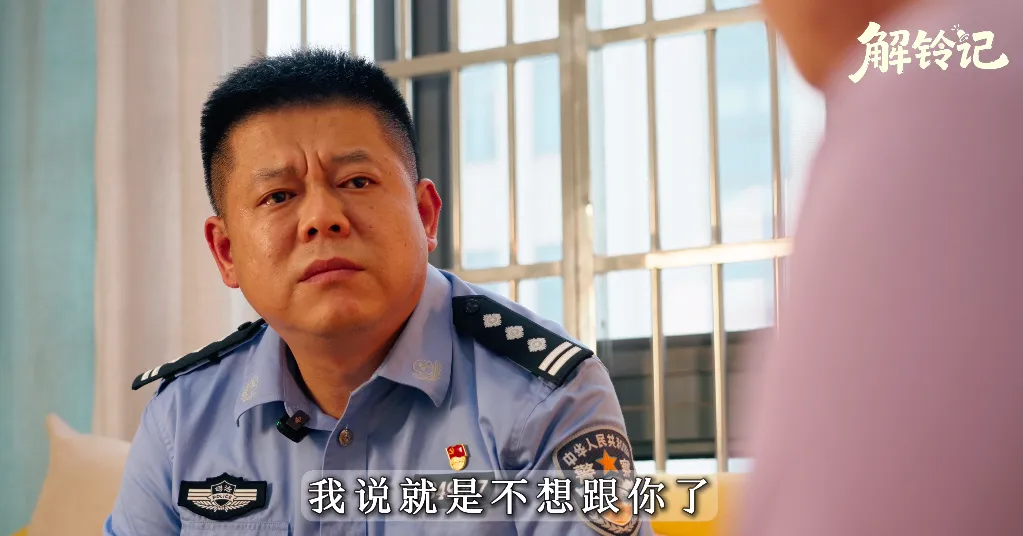 父母离婚，她的懂事却让父爱消失？成年人的爱恨纷争，不该由孩子来承压！
