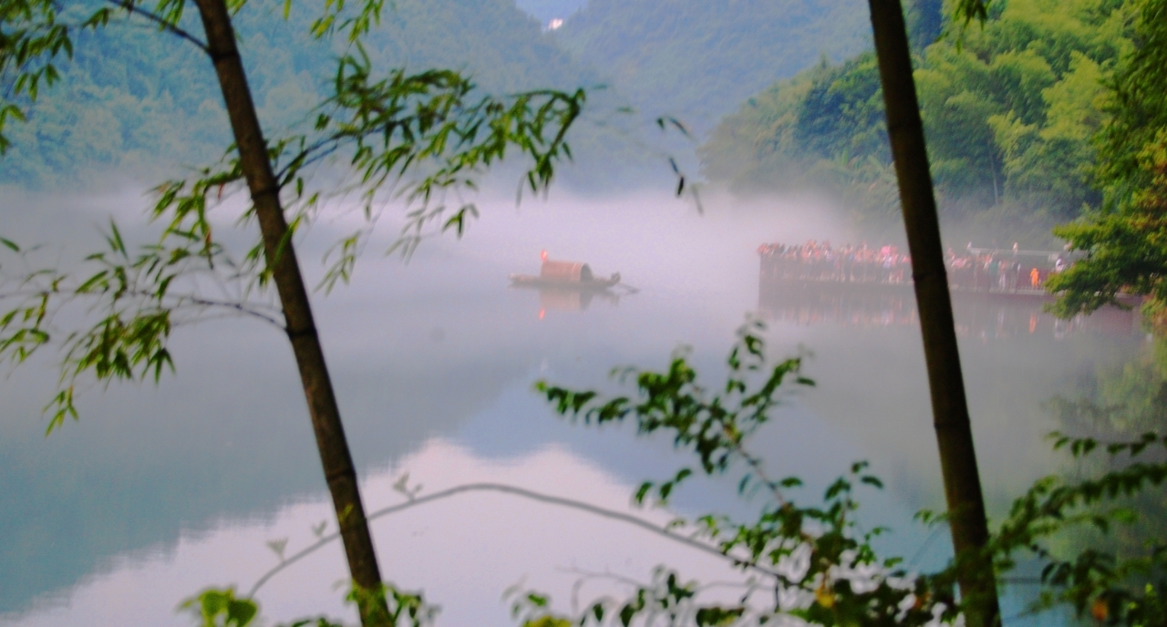 雾漫小东江