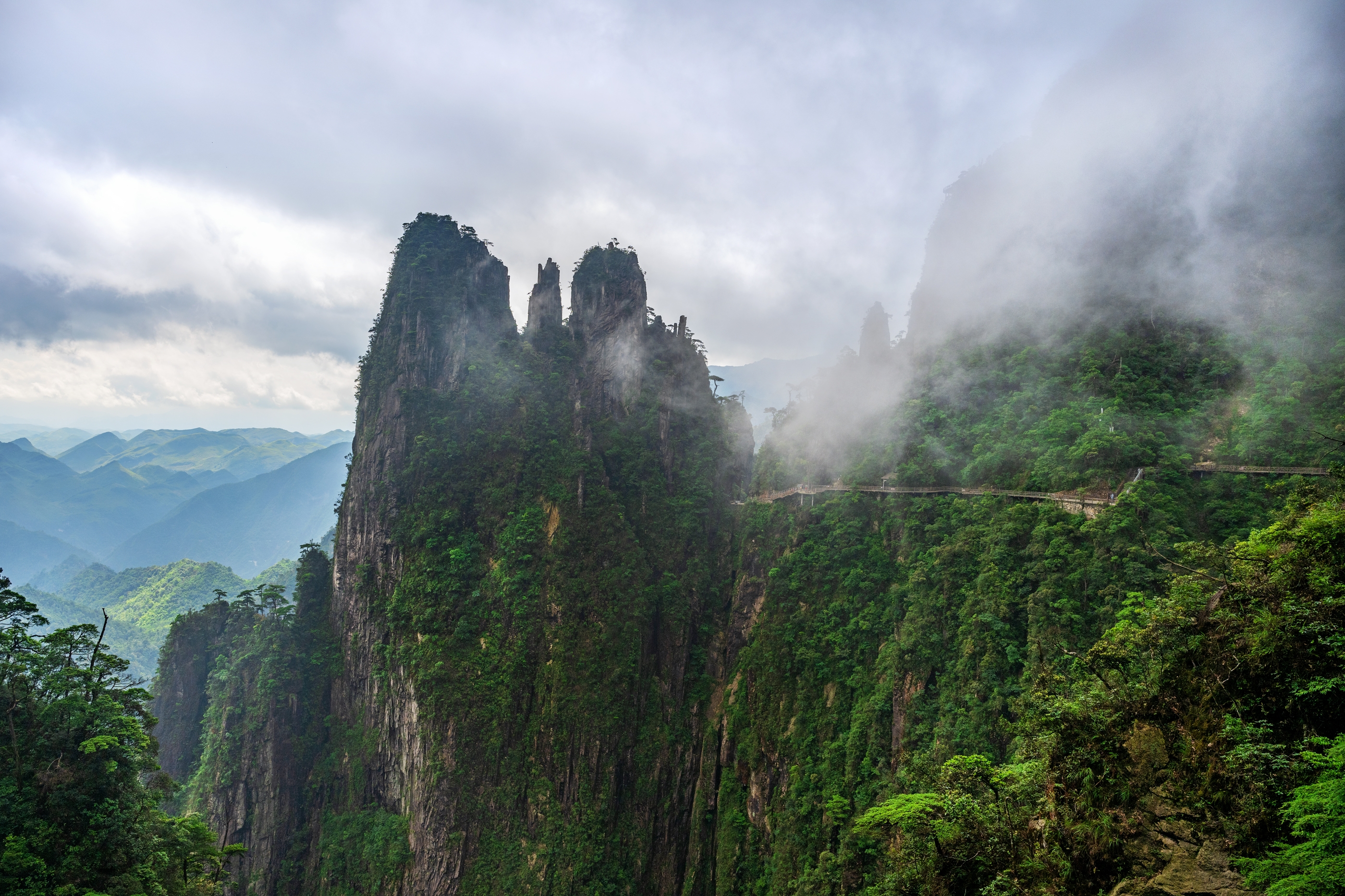 山峦叠嶂