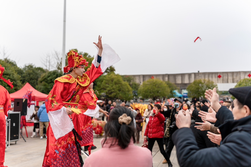 热闹庙会