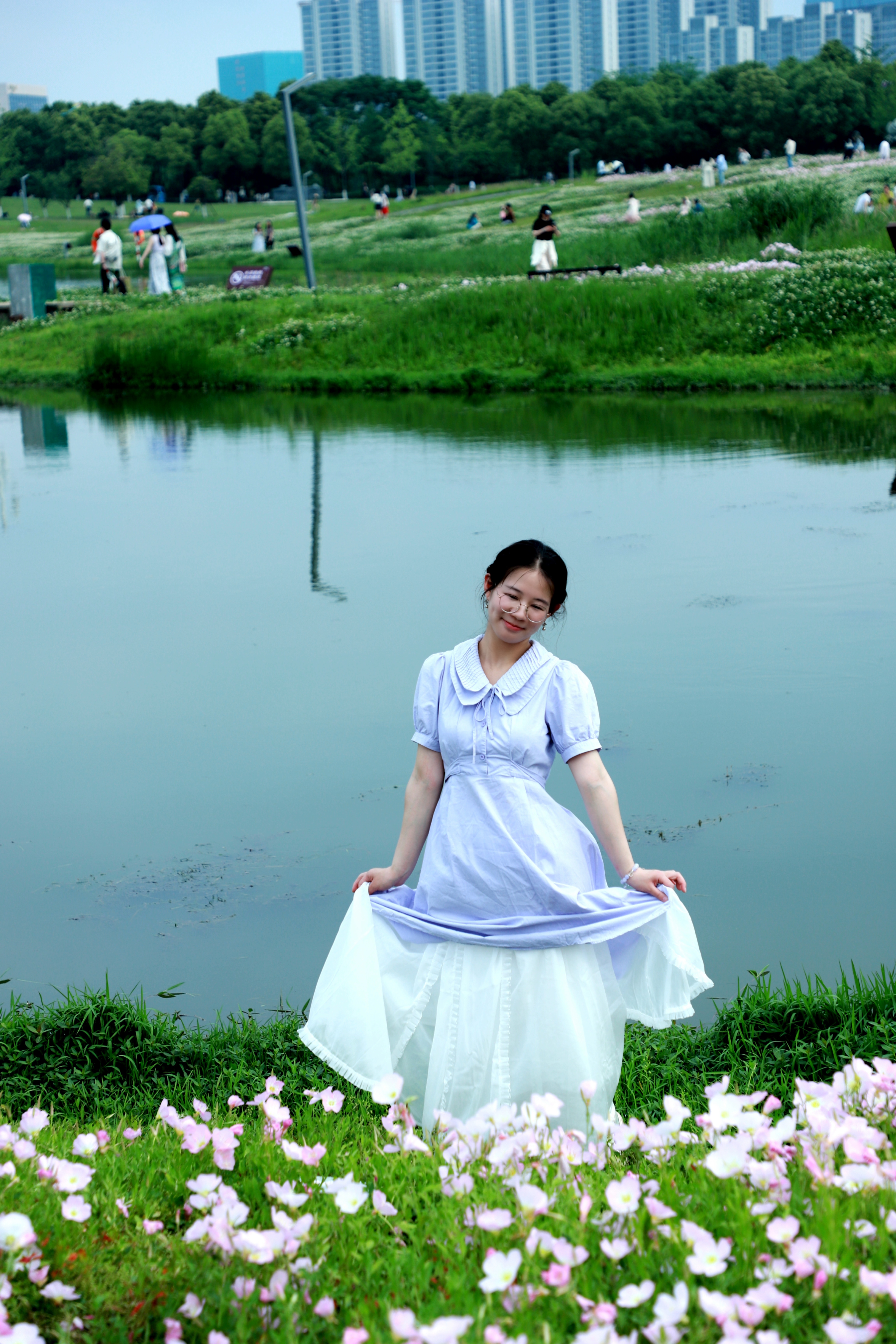 俏皮小女生