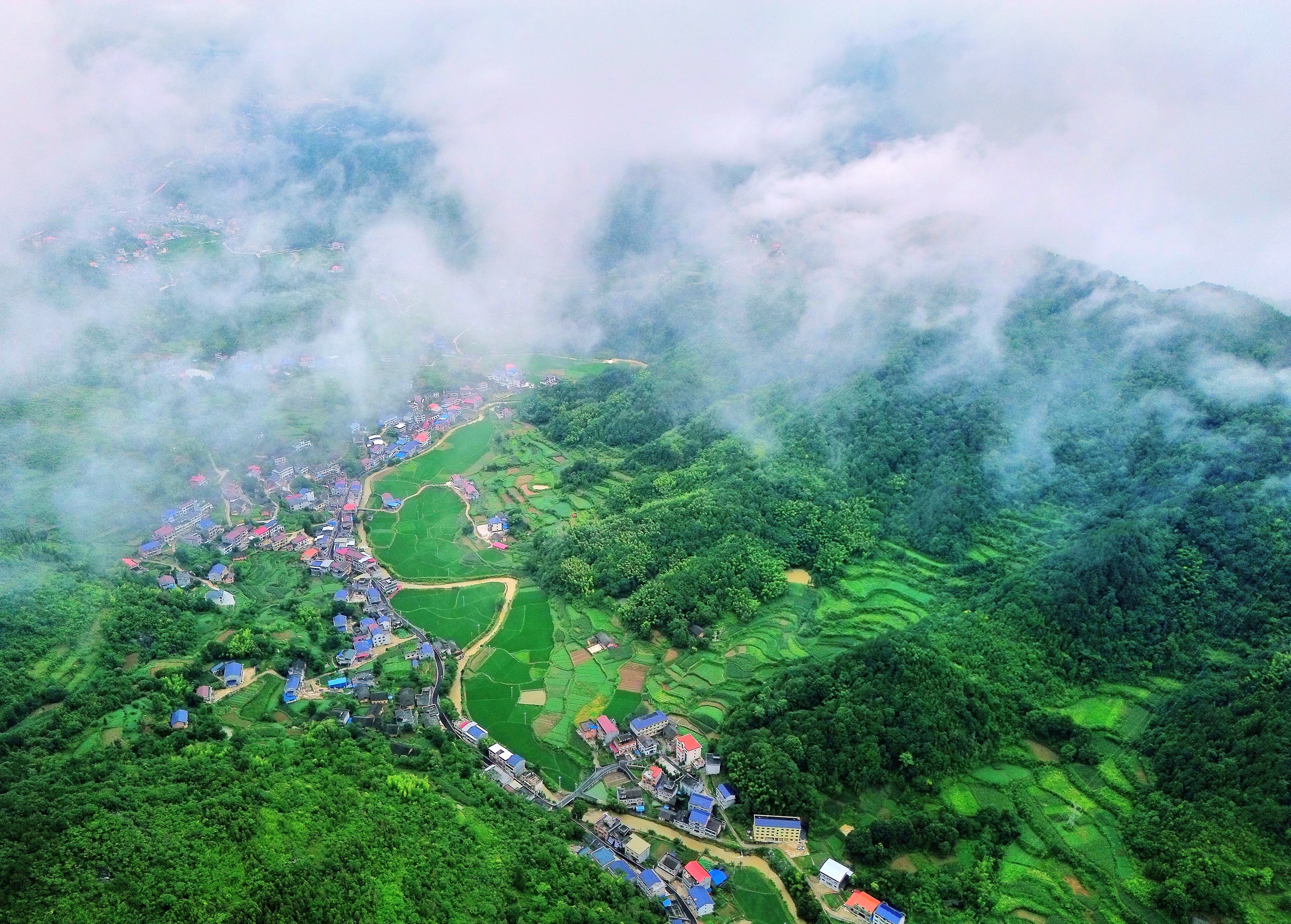 雨后乡村